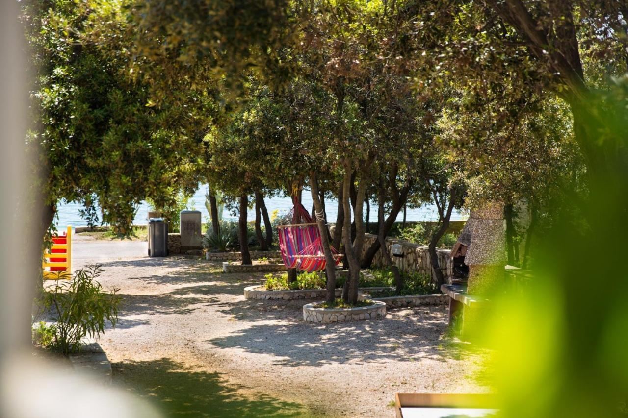 Apartments By The Sea Mandre, Pag - 6284 Kolan Exterior foto
