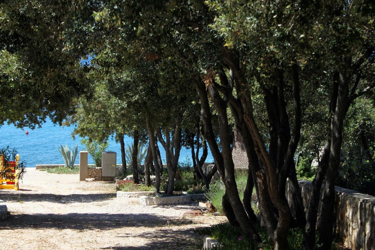 Apartments By The Sea Mandre, Pag - 6284 Kolan Exterior foto